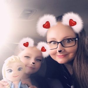 Meet your Posher, Elise
